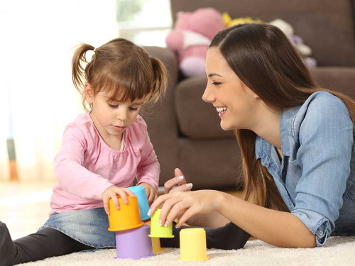 افزایش مهارت های کودک با استخدام پرستار بچه در منزل