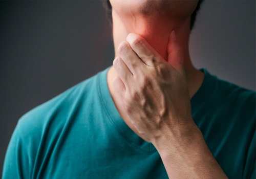 خارش گلو چیست؟ علتها، علائم و درمان سریع خارش گلو چیست؟ علتها، علائم و درمان سریع