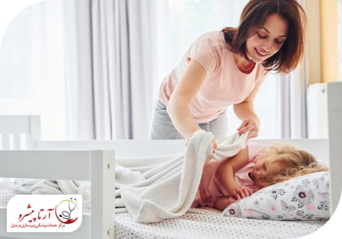 خواباندن کودک توسط پرستار کودک در منزل